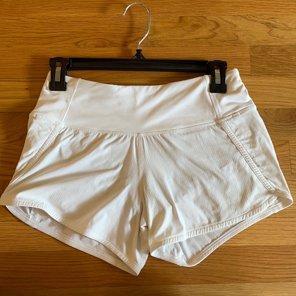 White Lululemon speed-up shorts